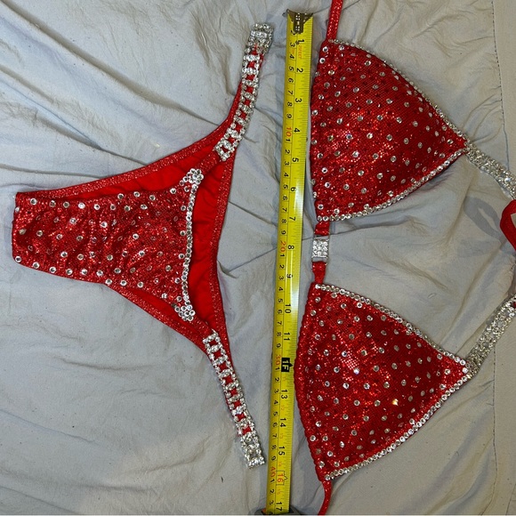 NPC Bodybuilding Competition Bikini - Picture 9 of 16